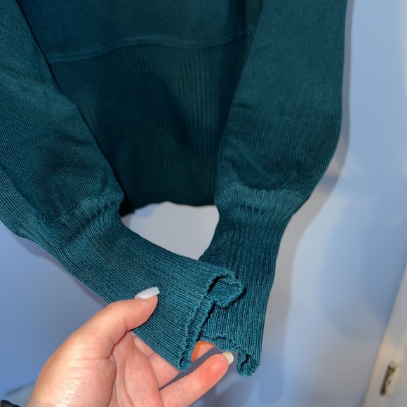 Linea by Louis Dell’Olio Sweater - Picture 2 of 5